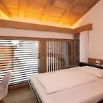 Moon Eco לינה וארוחת בוקר 3*