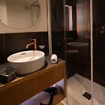 Moon Eco 住宿加早餐酒店 利维尼奥